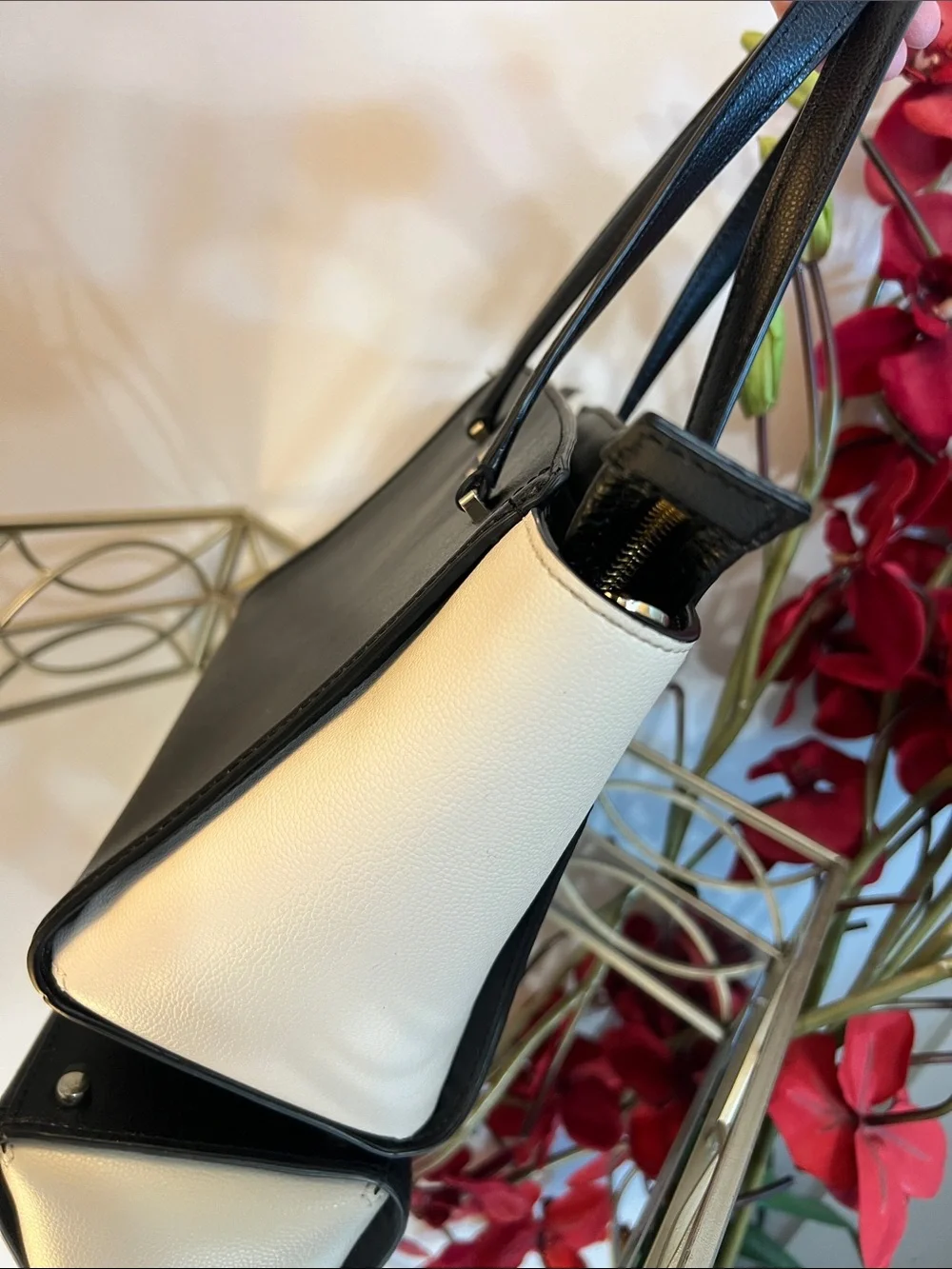 Kate Spade Black/White Geraldine Satchel Handbag With Adjustable Crossbody Strap